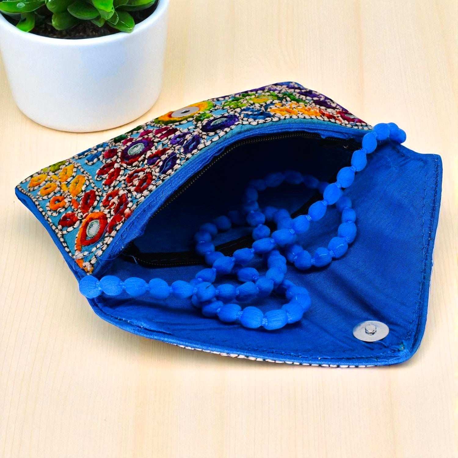 MAGGOT Clutch Bags Sling Bags Cross Body Bags Office bags Travel bags for Women 30X20 Cm